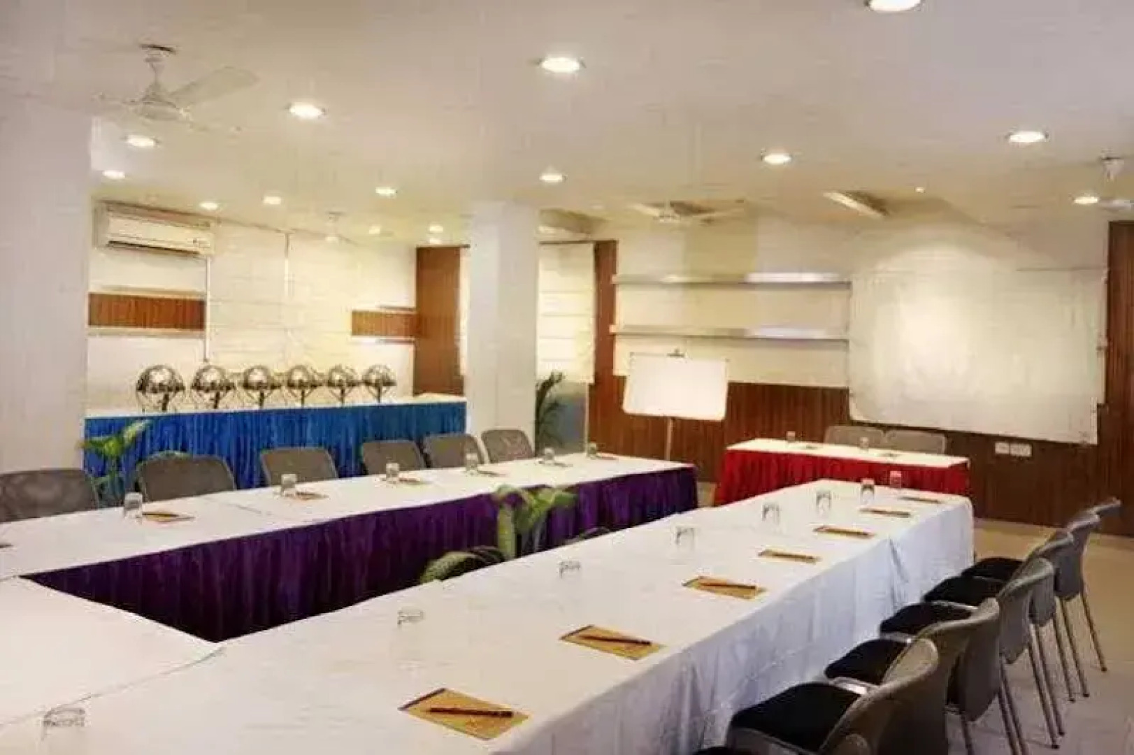 Hotel Mandakini Plaza