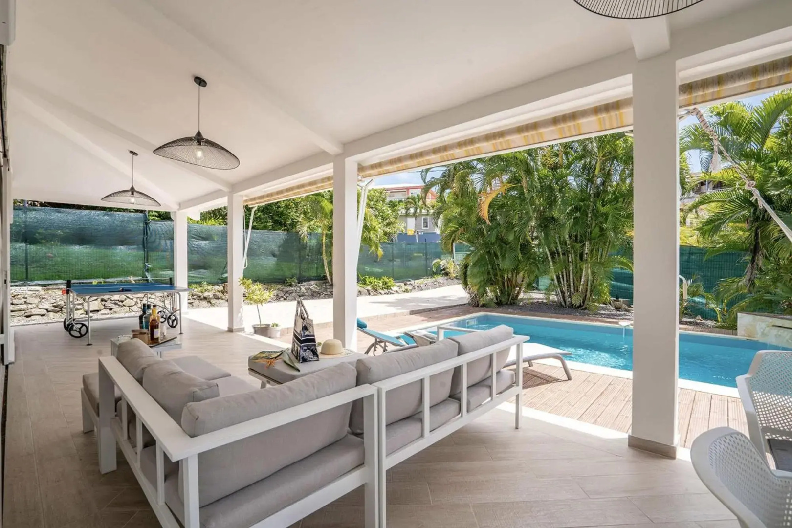 Villa Belvi 3ch, déco moderne, piscine chauffée, plage à 10min