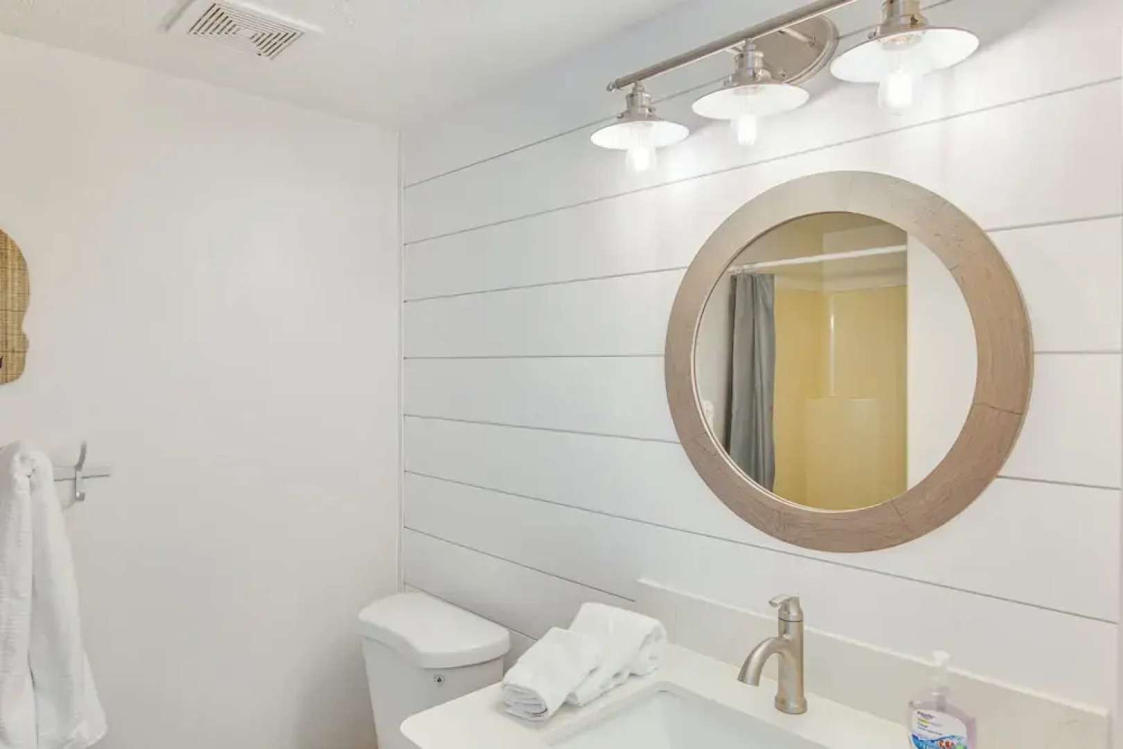 Spacious Garden City Townhome w/ Lake Views!