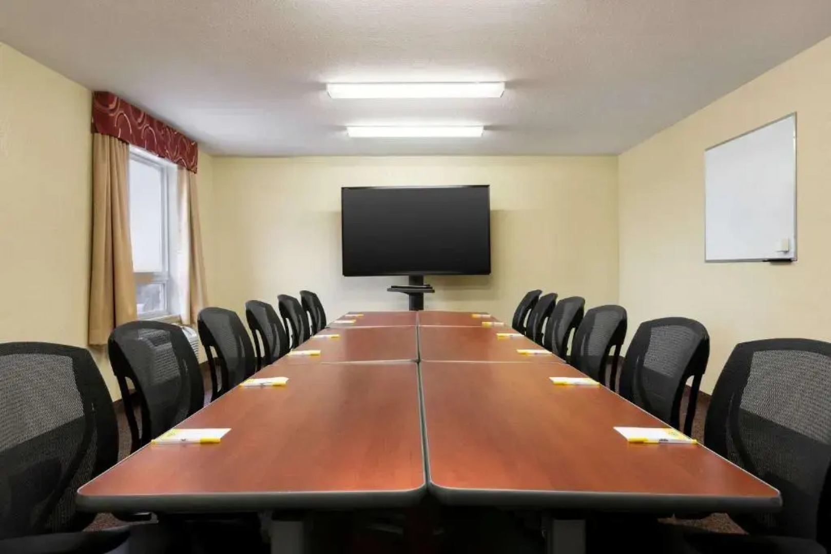 Days Inn And Suites - Thompson