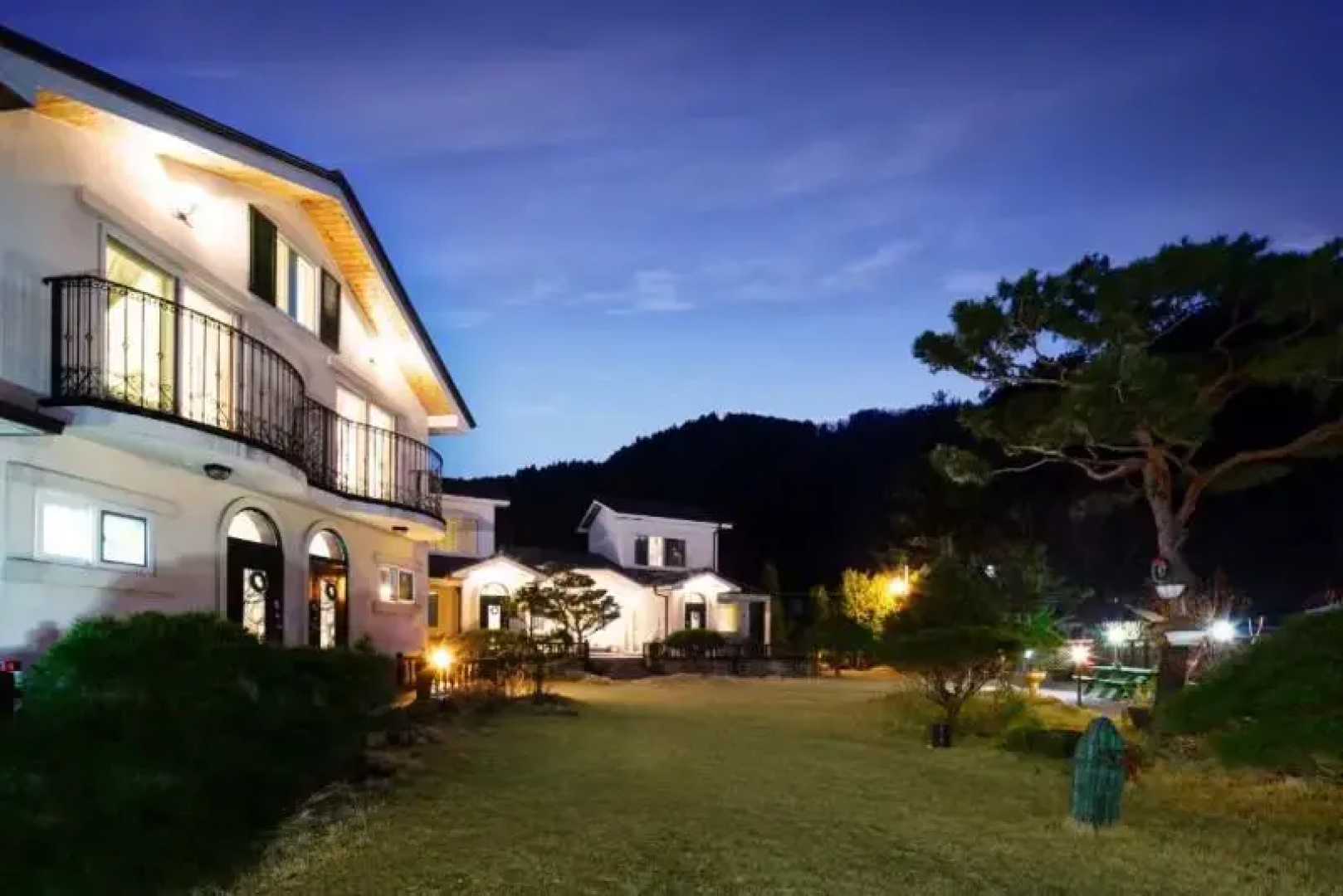 Yangpyeong Siesta Pension (pick-up, duplex, karaoke machine)