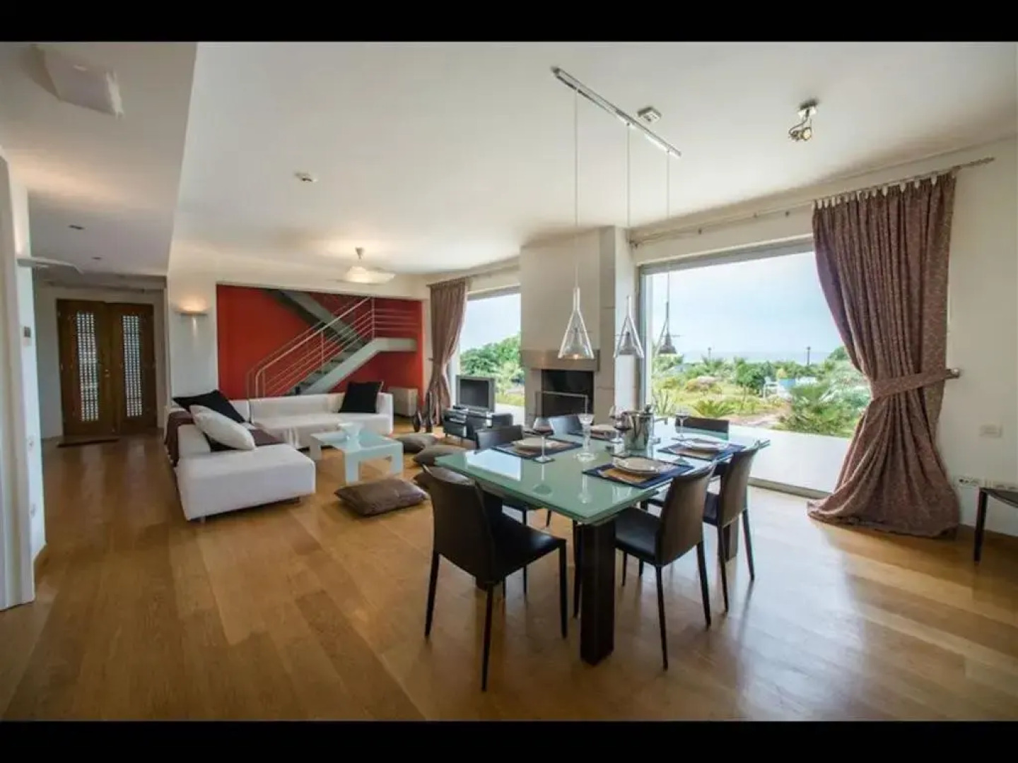 Luxury Villa Beachfront 5 Bedrooms 10-12 Persons