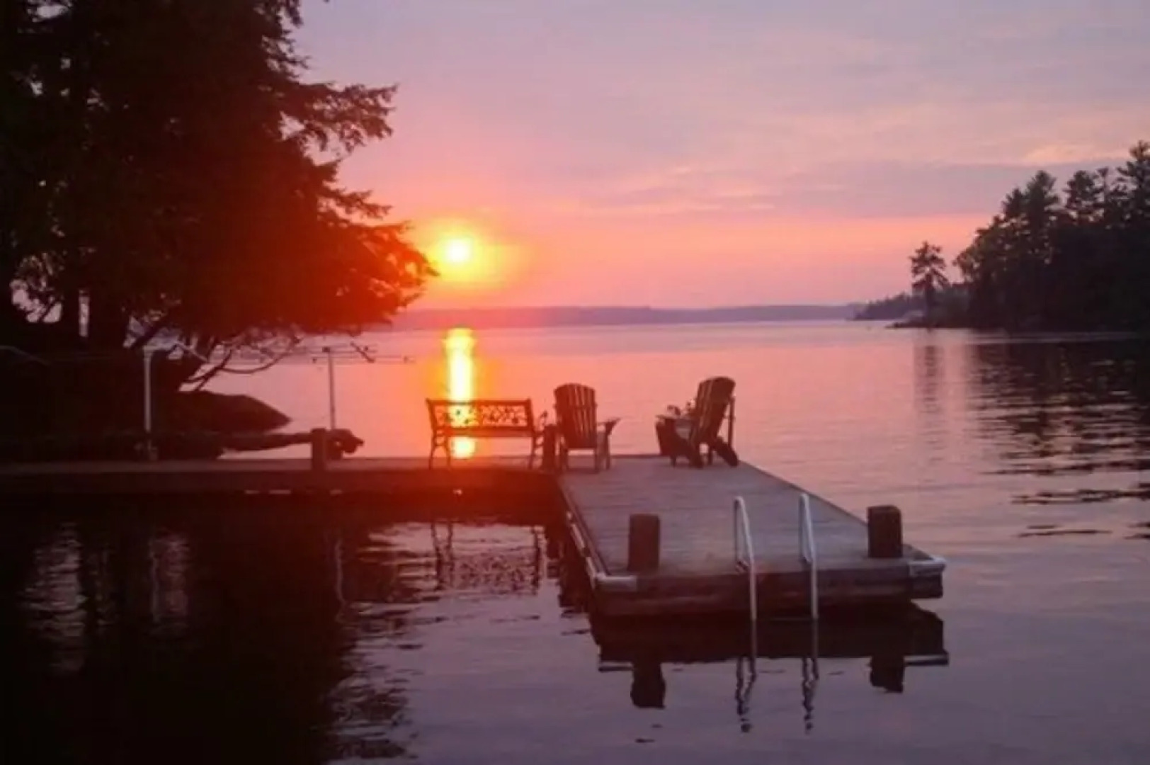 Westview~Beautiful 3 bedroom 1 bath cottage on Lake Rosseau