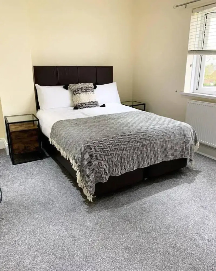 Stunning 2-bed House in Pembroke Dock