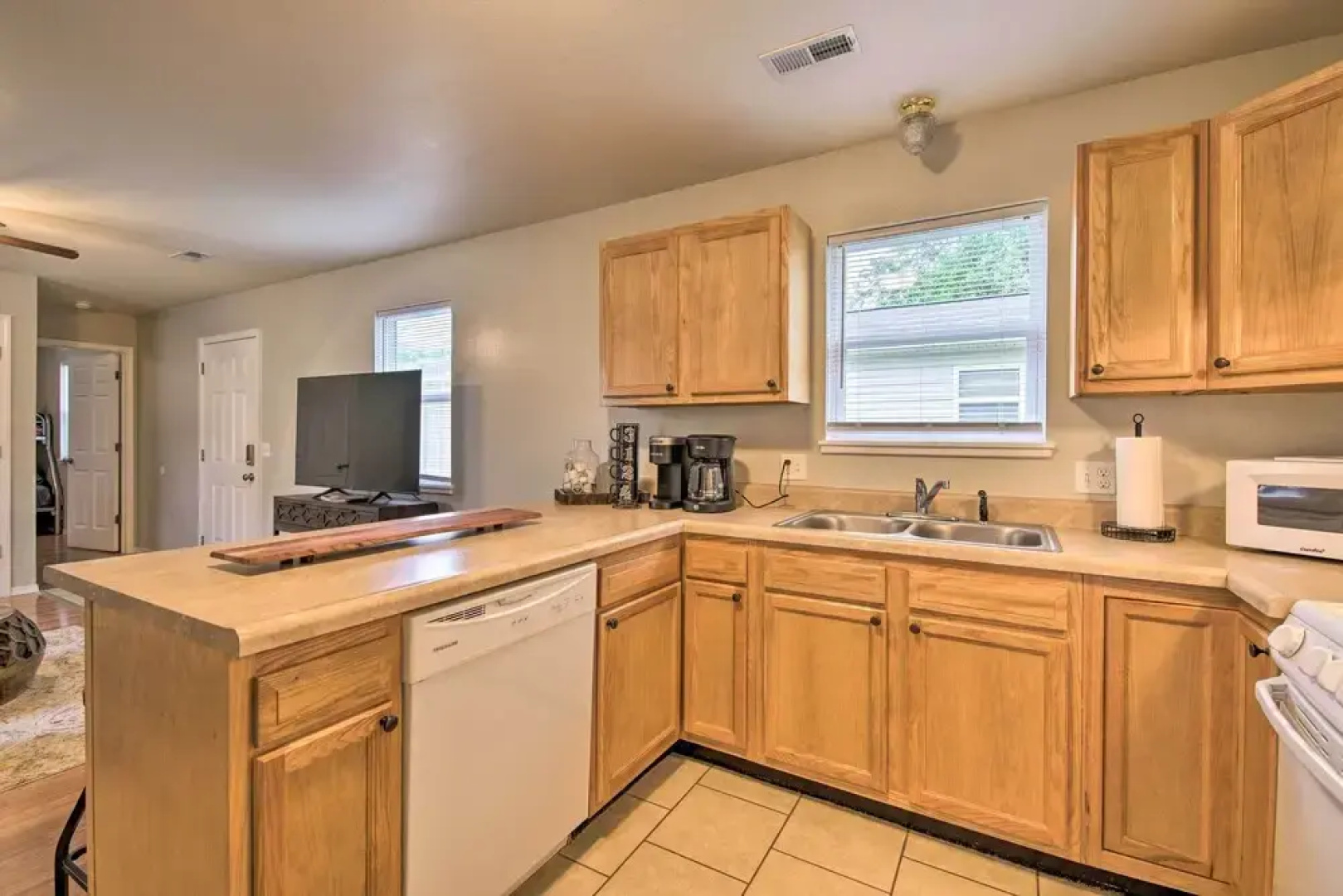 Comfy West Plains Home < 1 Mi to Main Street!