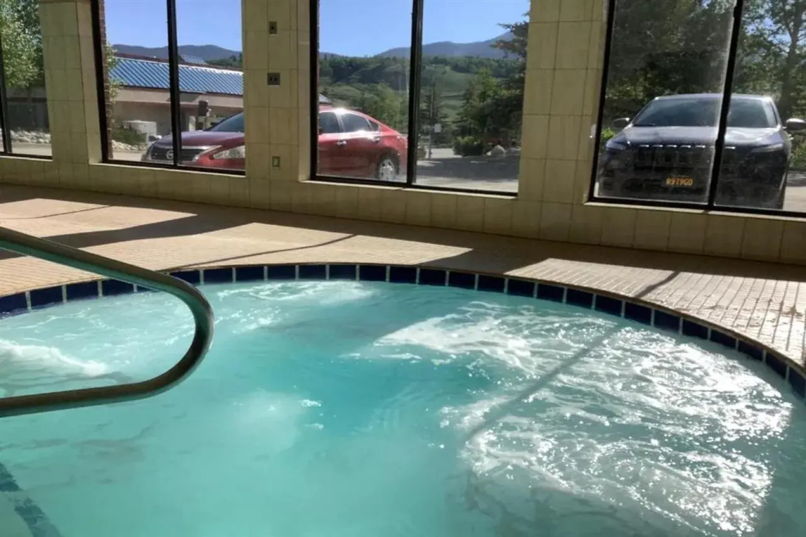 Luxury Inn And Suites