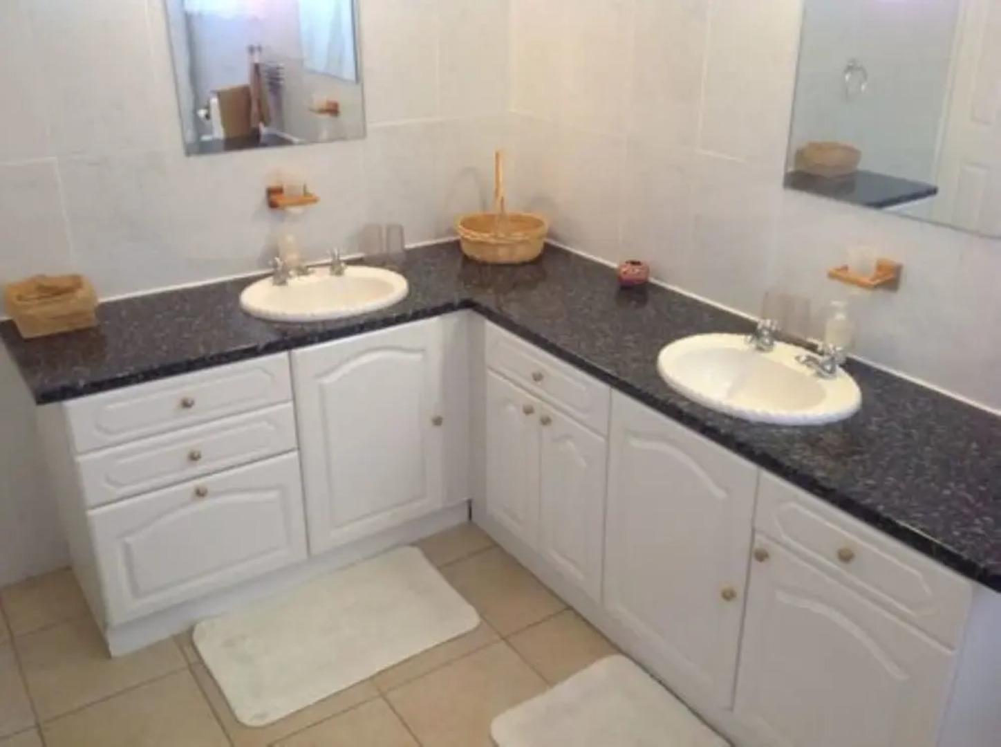 Palm Paradise Guest House and 2 Apartments