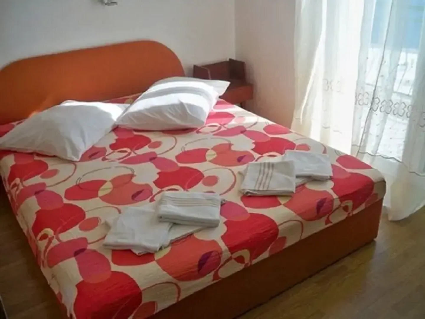 Mir - Free Parking - A5