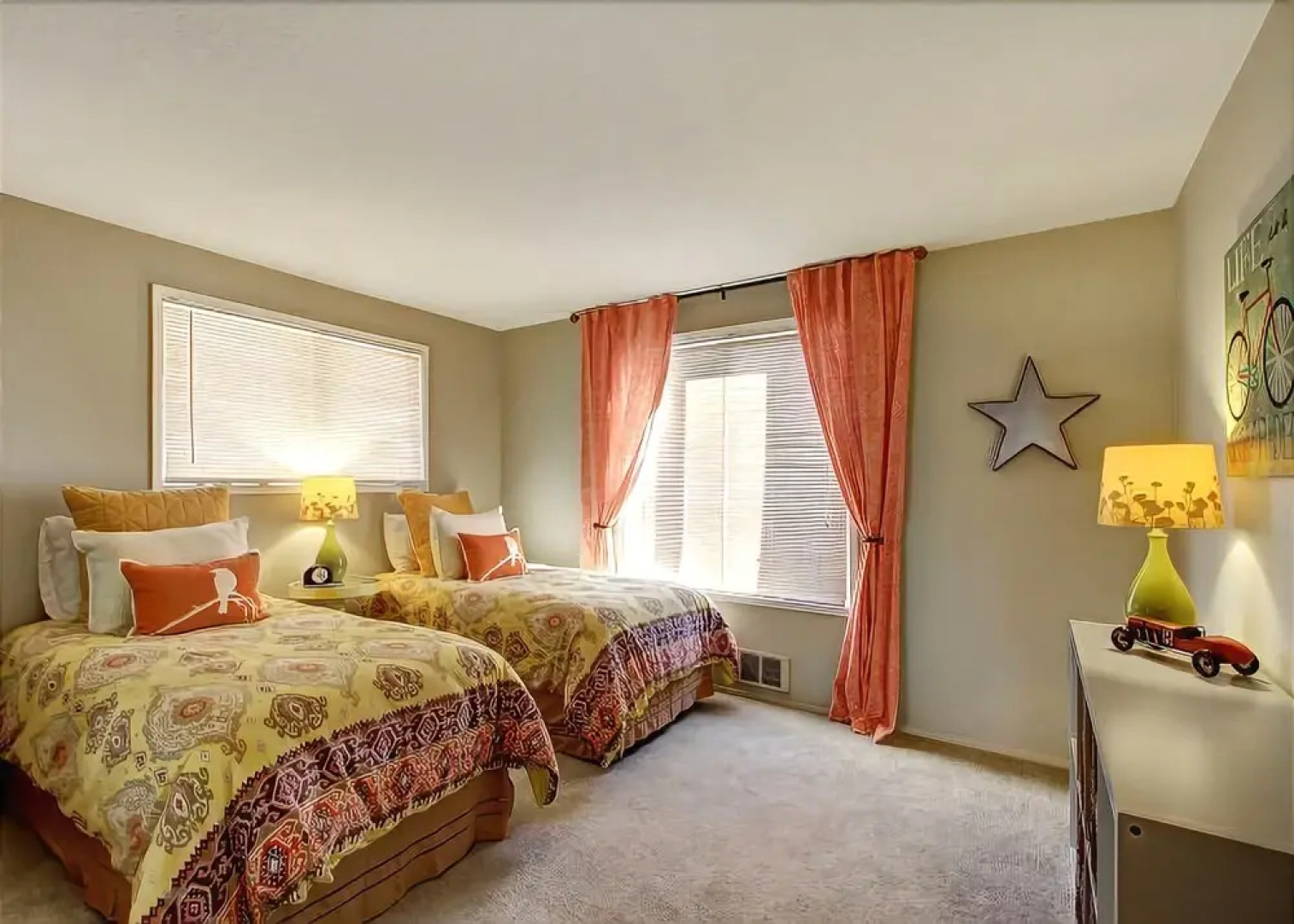 Phinney Suites Retreat - Two Bedroom Townhome with Fireplace