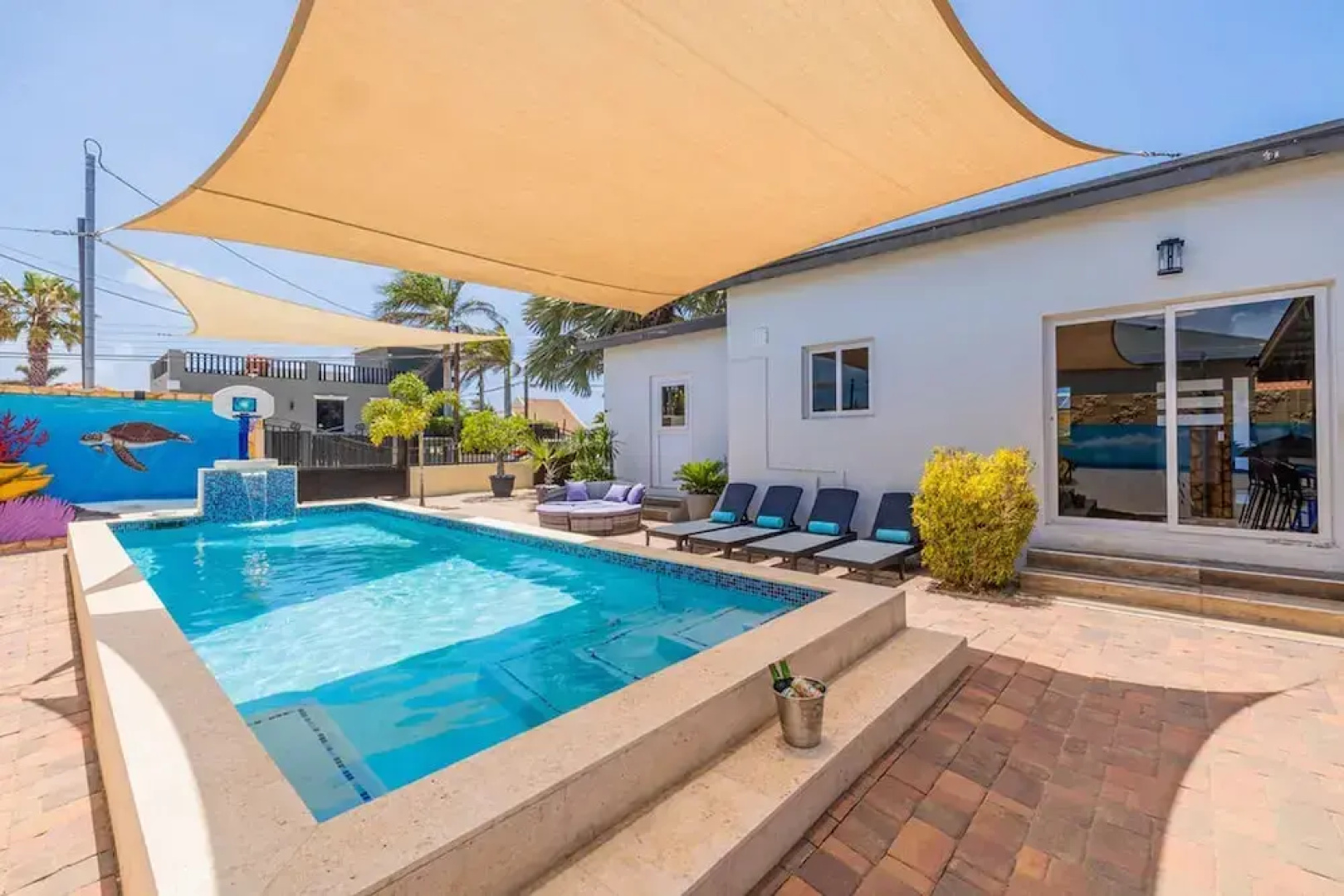 3br2ba Great Location Private Pool Amenities