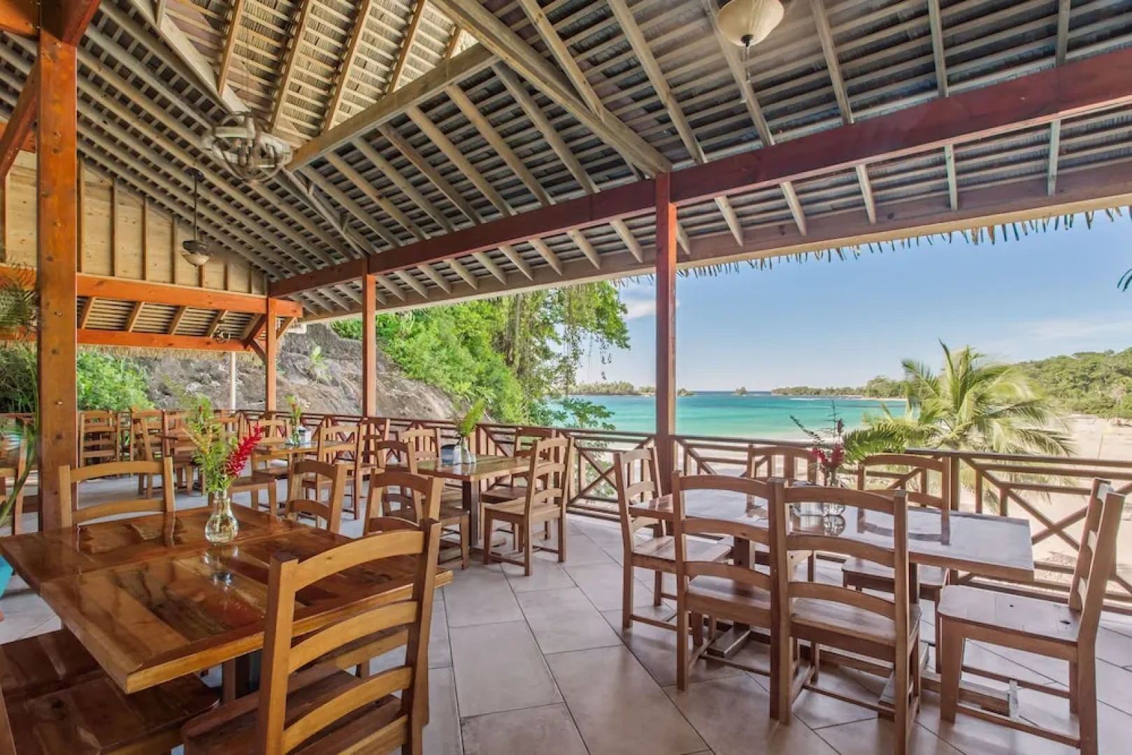 The Island Hub at Red Frog Beach Resort