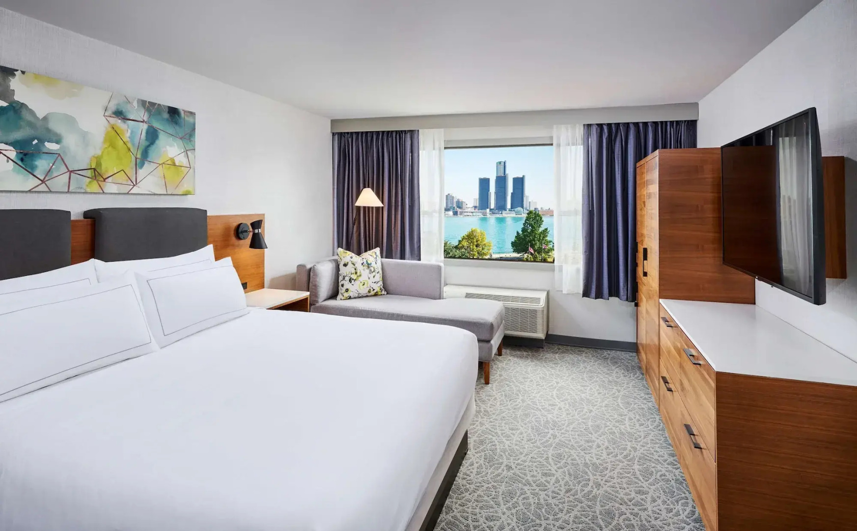 DoubleTree by Hilton Windsor Hotel & Suites