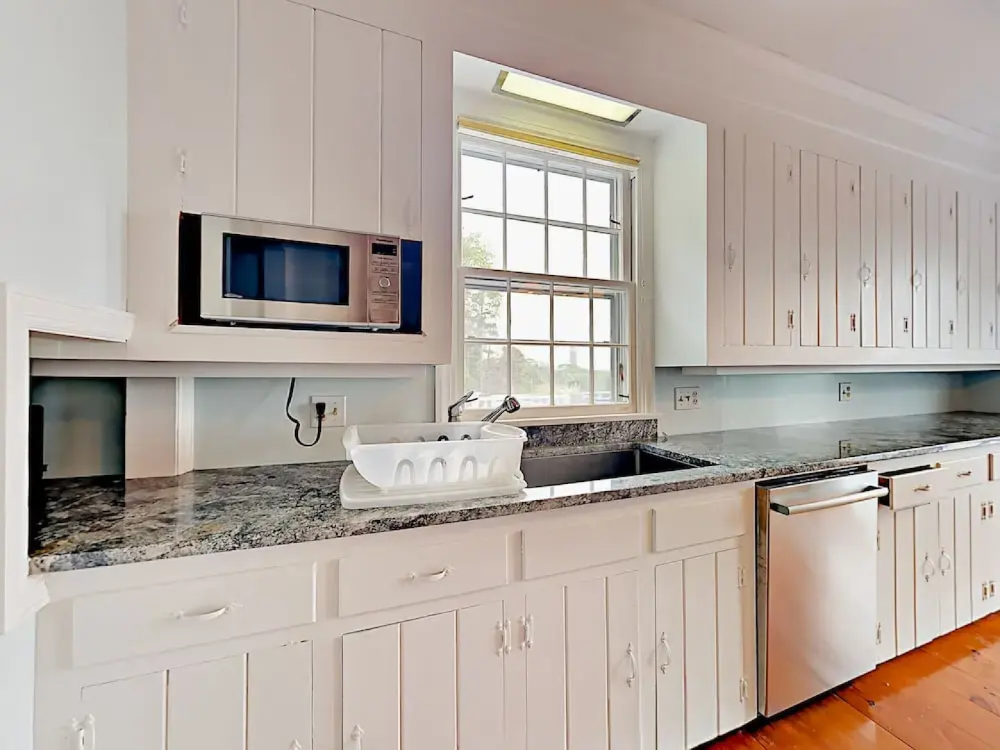 Family-friendly 4br W/ Ocean Views 4 Bedroom Home