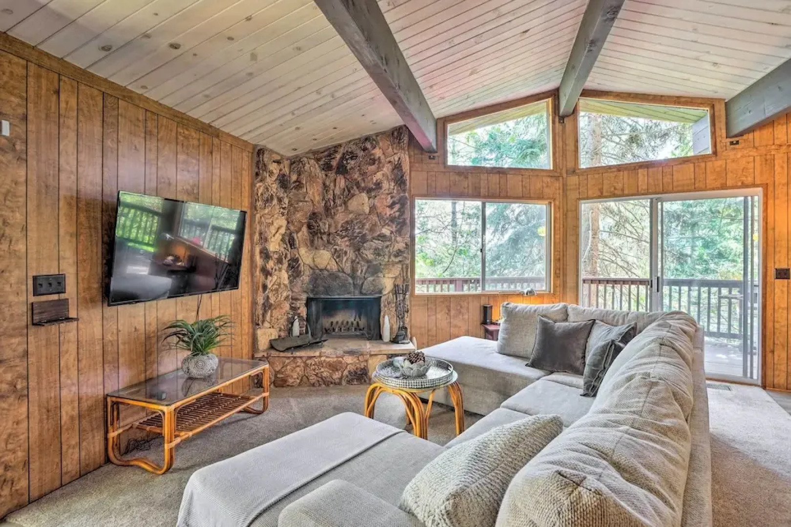 Lake Arrowhead Cabin w/ Mid-century Charm!