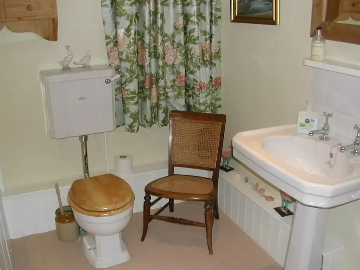 Alltybrain Farm Cottages and B&B