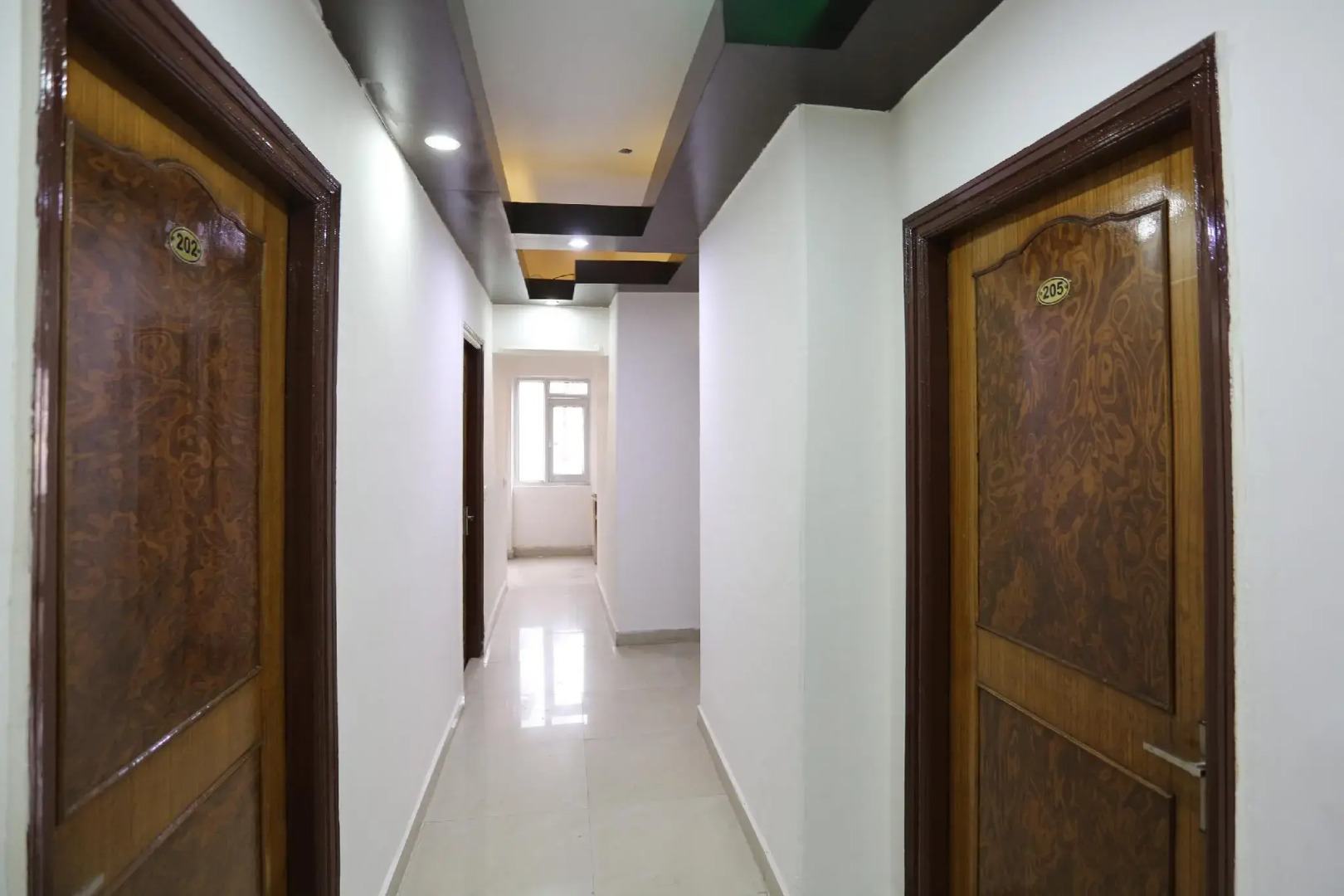 OYO 27838 R L Palace Hotel