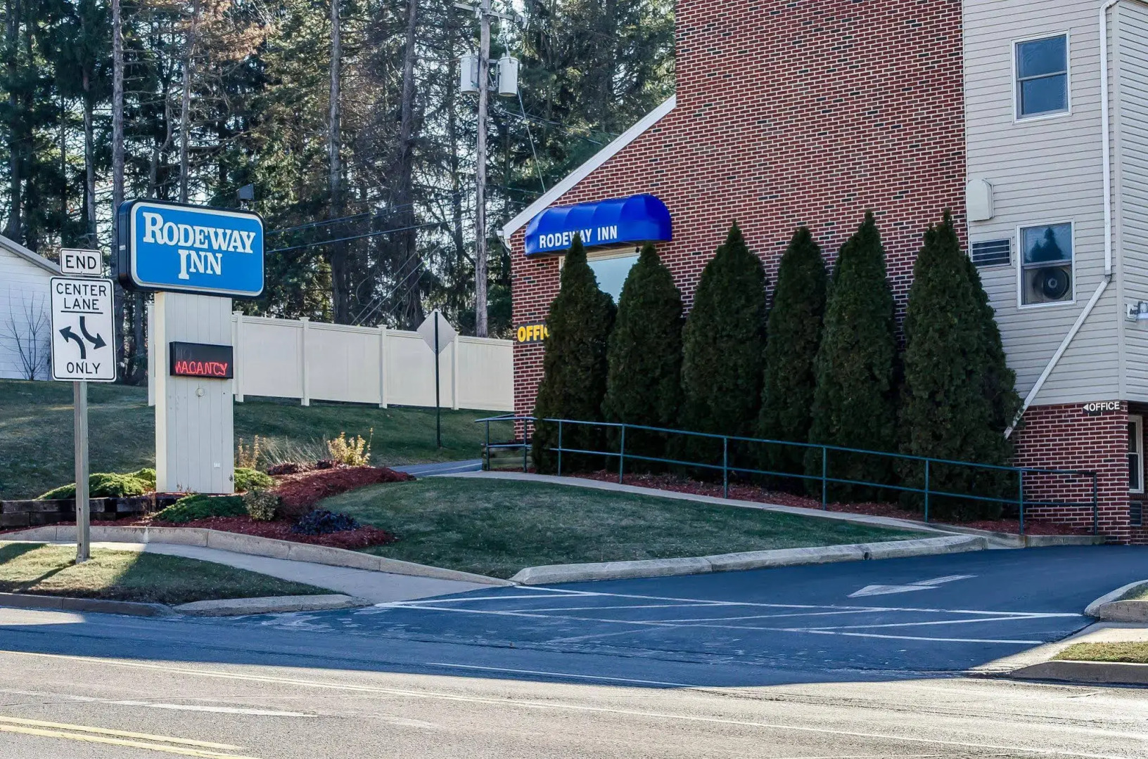 Rodeway Inn State College - near University