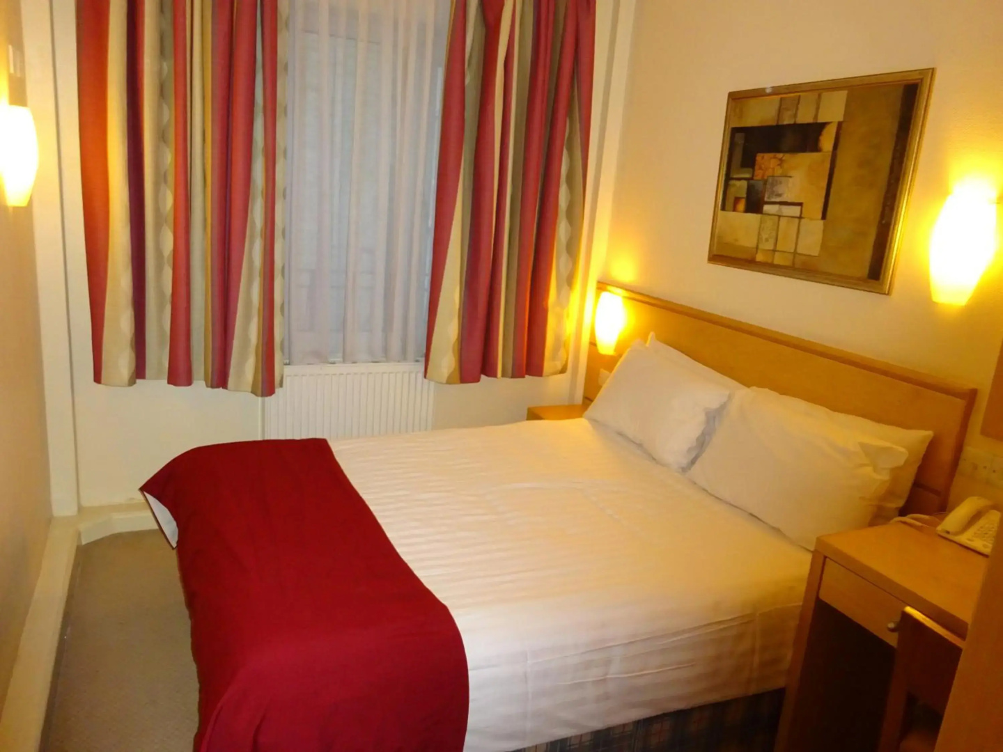 Americana Hotel