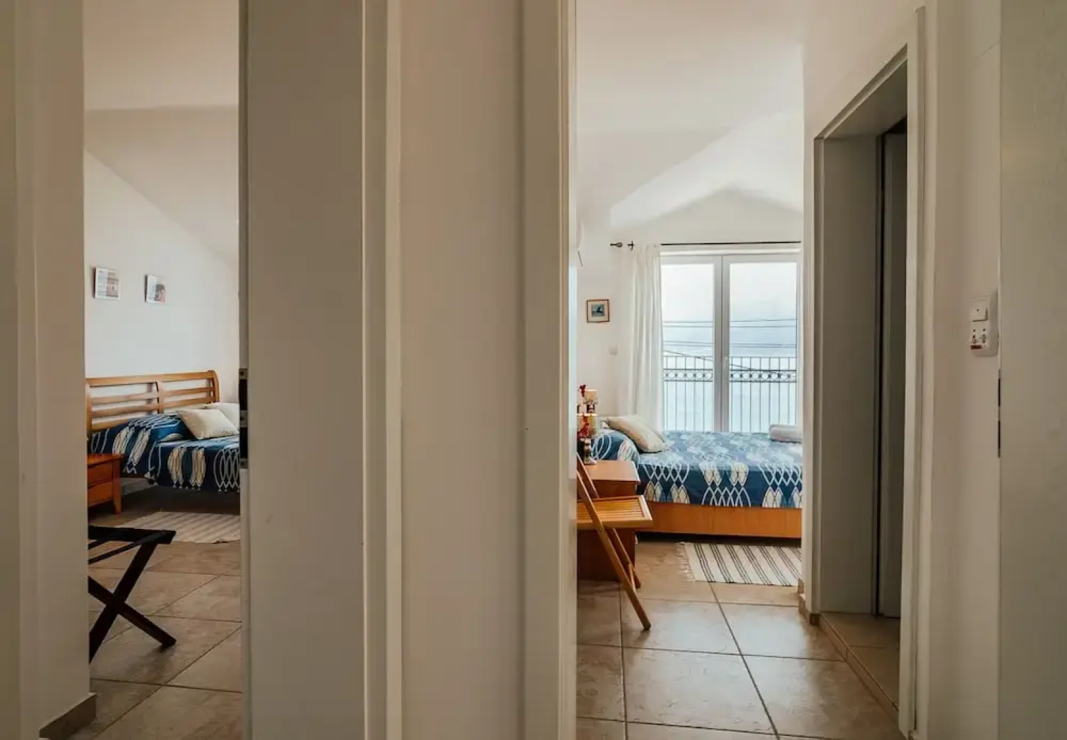 Spacious Family 4BR Seaside House, Fantastic Sea Views, 20 Meters to Beach