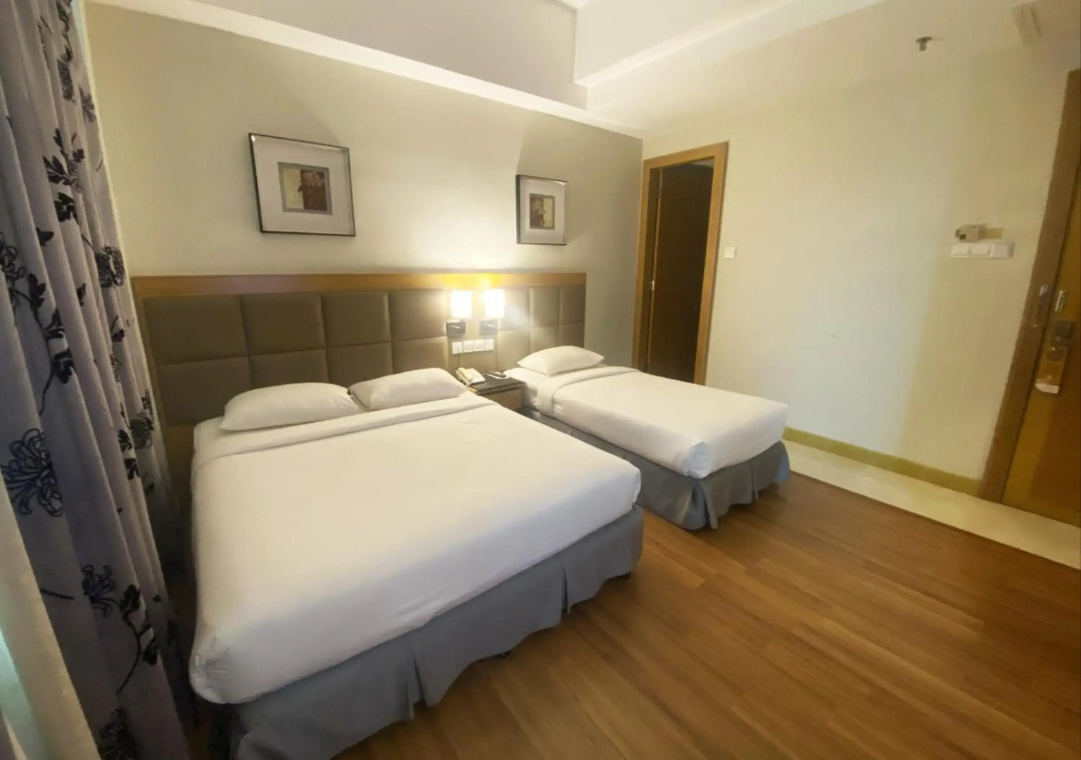 Crown Garden Hotel