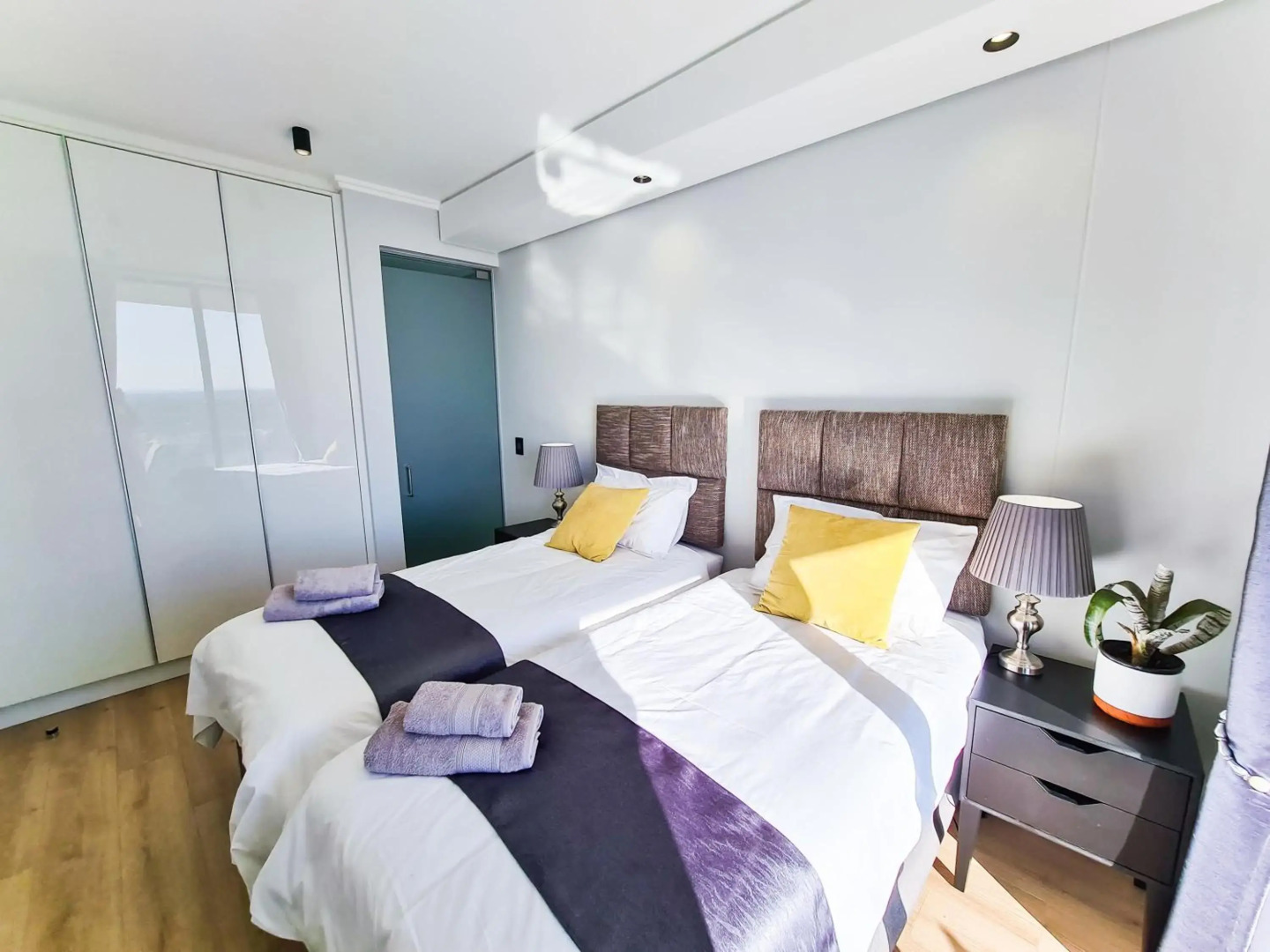 Ellipse Waterfall Upmarket Apartment