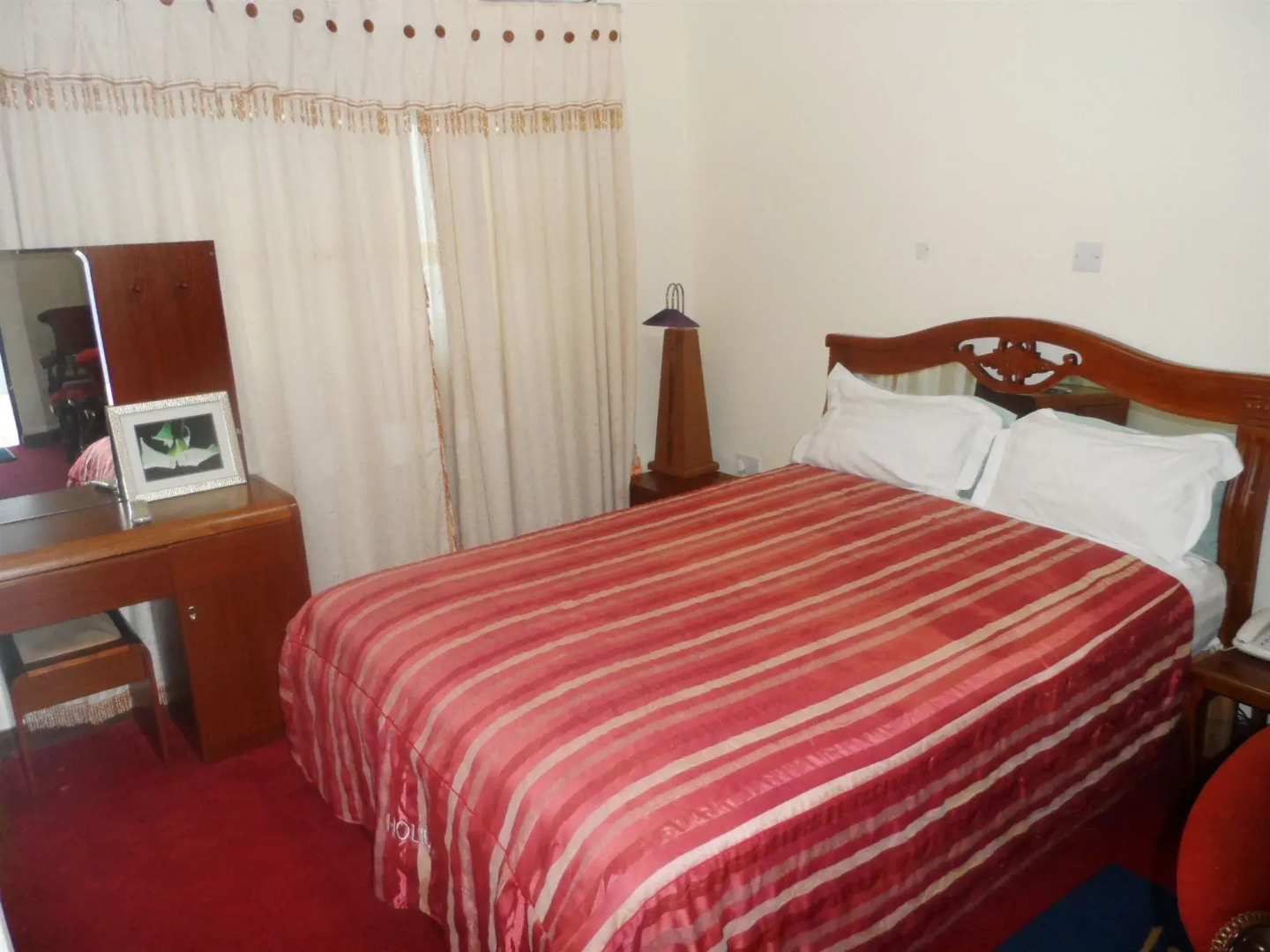 De Holiday Beach Hotel