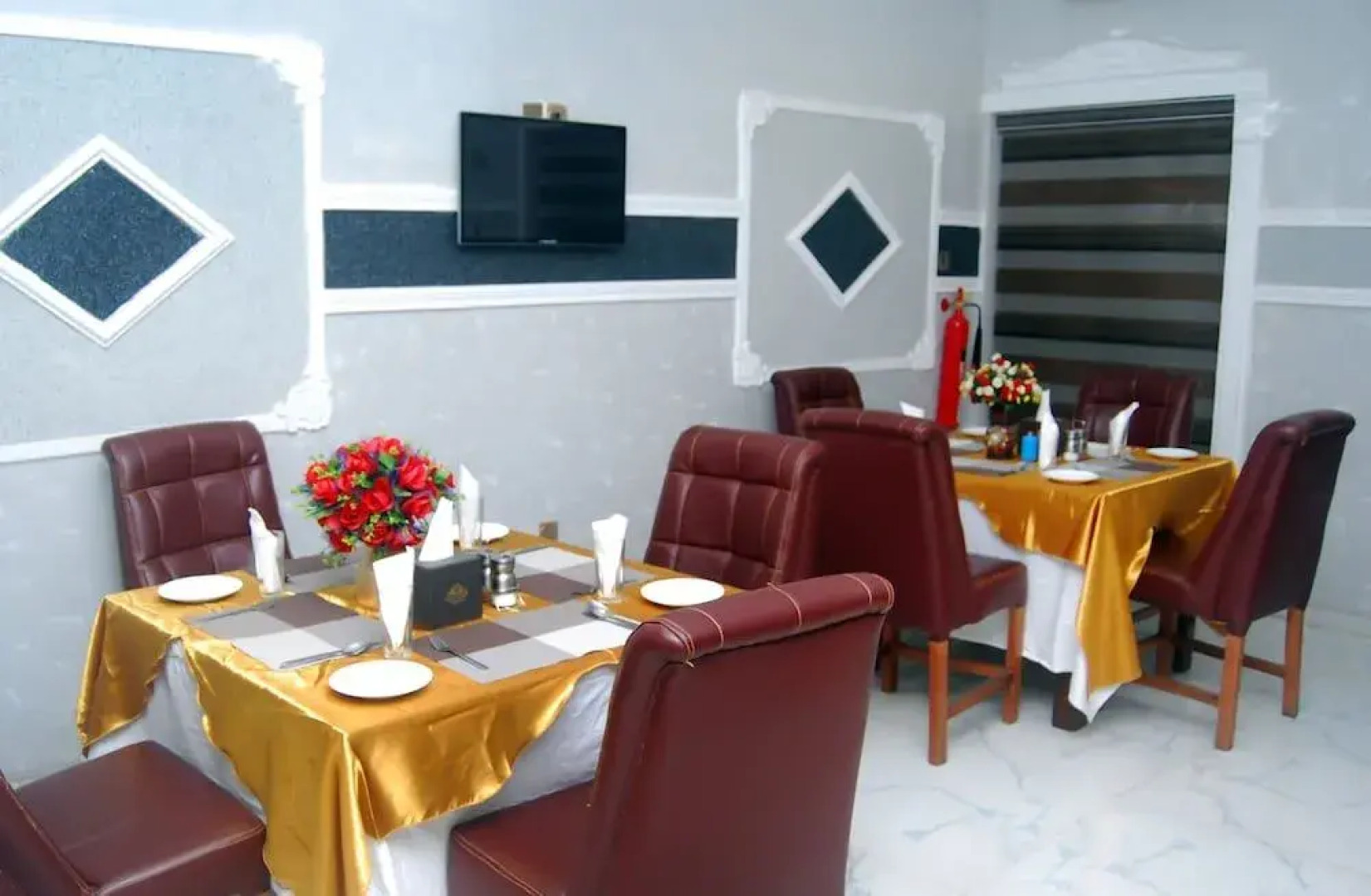 Glo-ran Hotel and Event Place