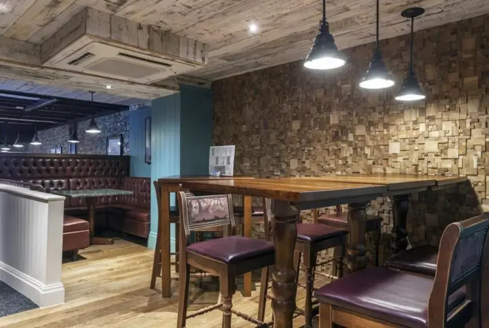 The Queens Head Hotel