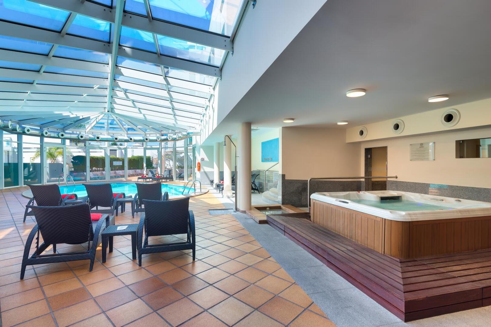 Four Views Monumental Lido