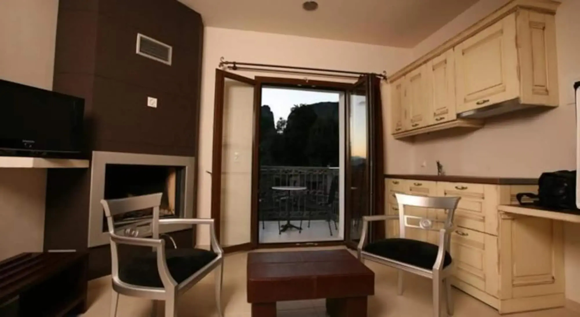 Epavlis Meteora Suites Hotel