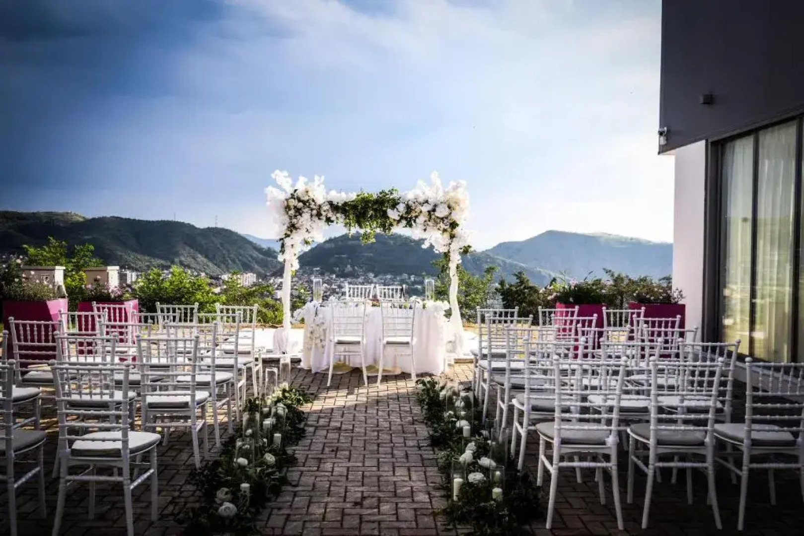 Radio Cafe Kanal 77 Hotel