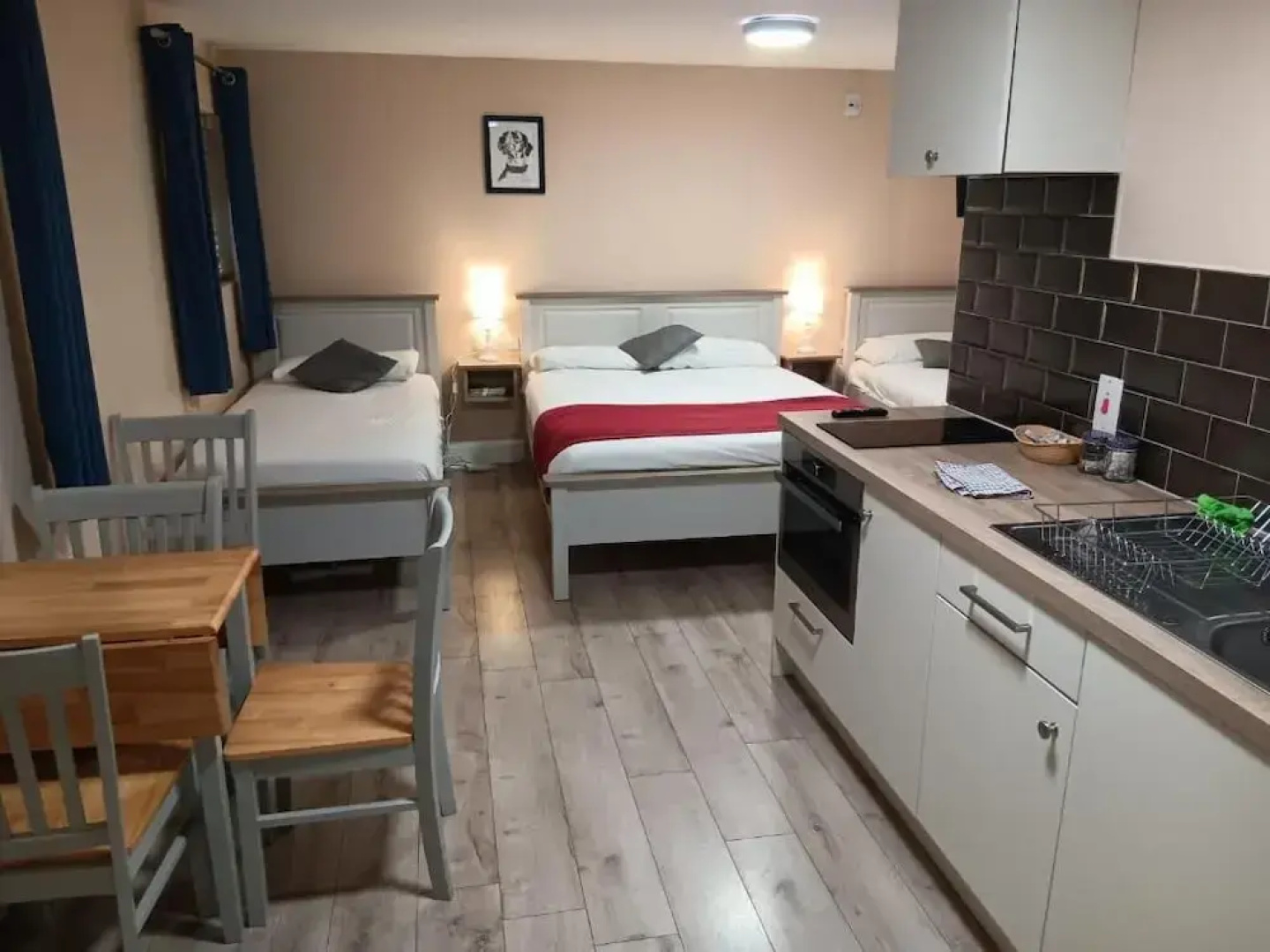 Mattys Pub & Apartments