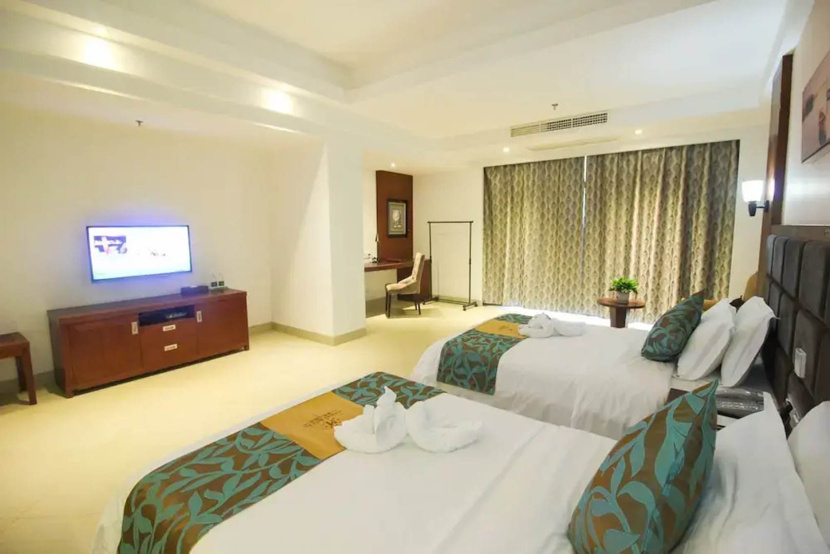 Qionghai Jinmao Hotel