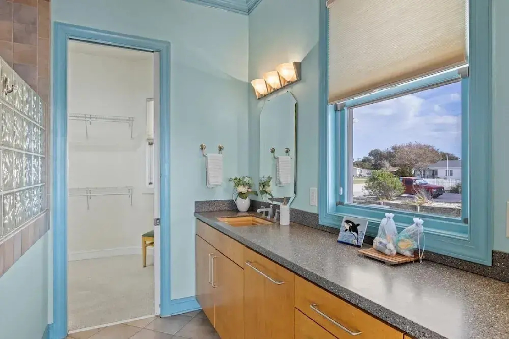 The Island House 5 Bedroom Home by RedAwning