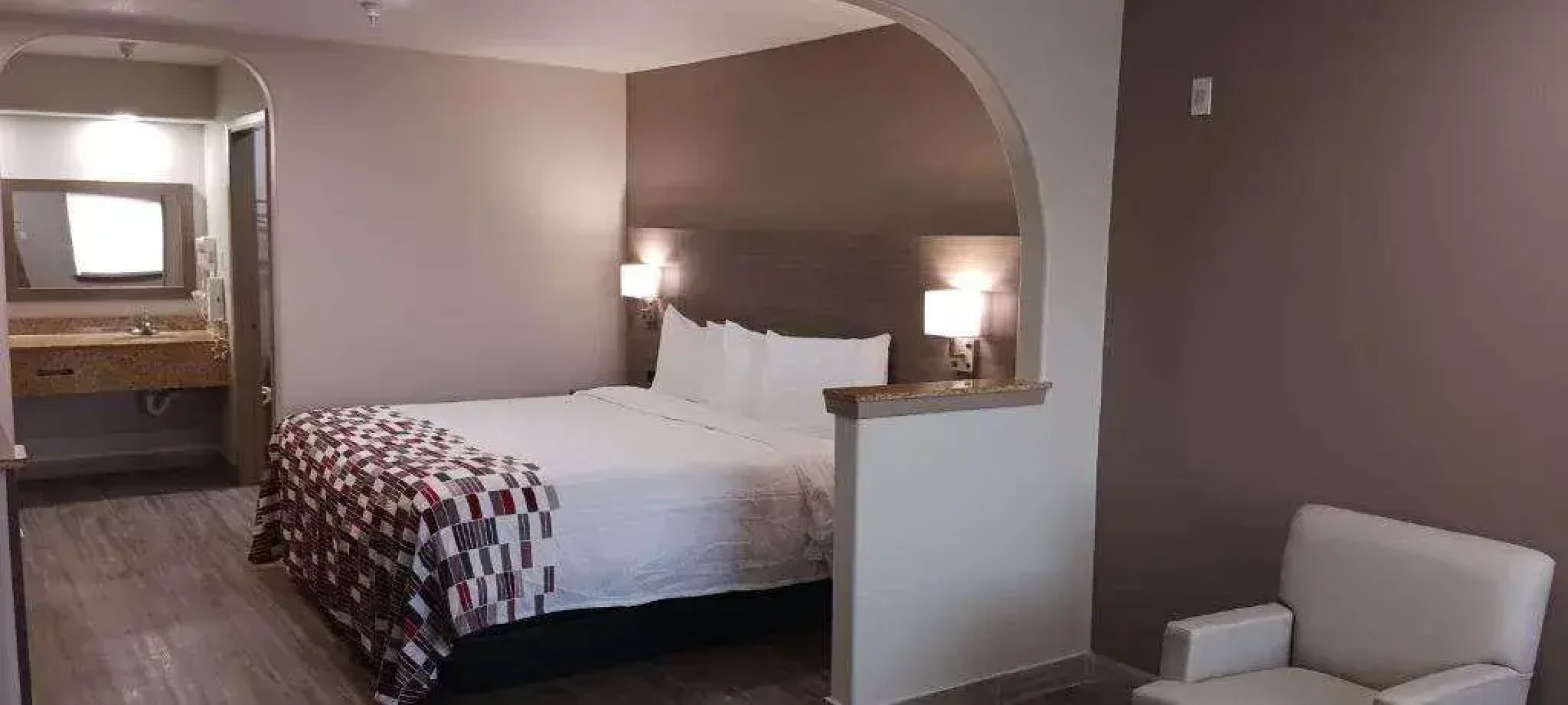 Americas Best Value Inn & Suites