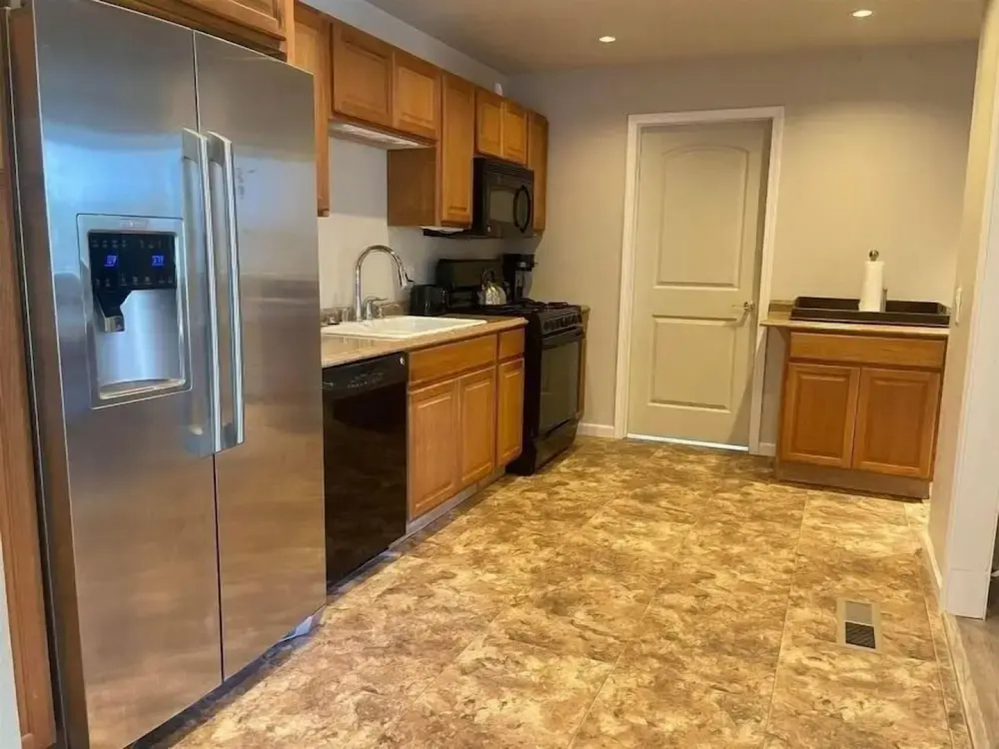 Hidden Views B 3 Bedroom Duplex by Redawning