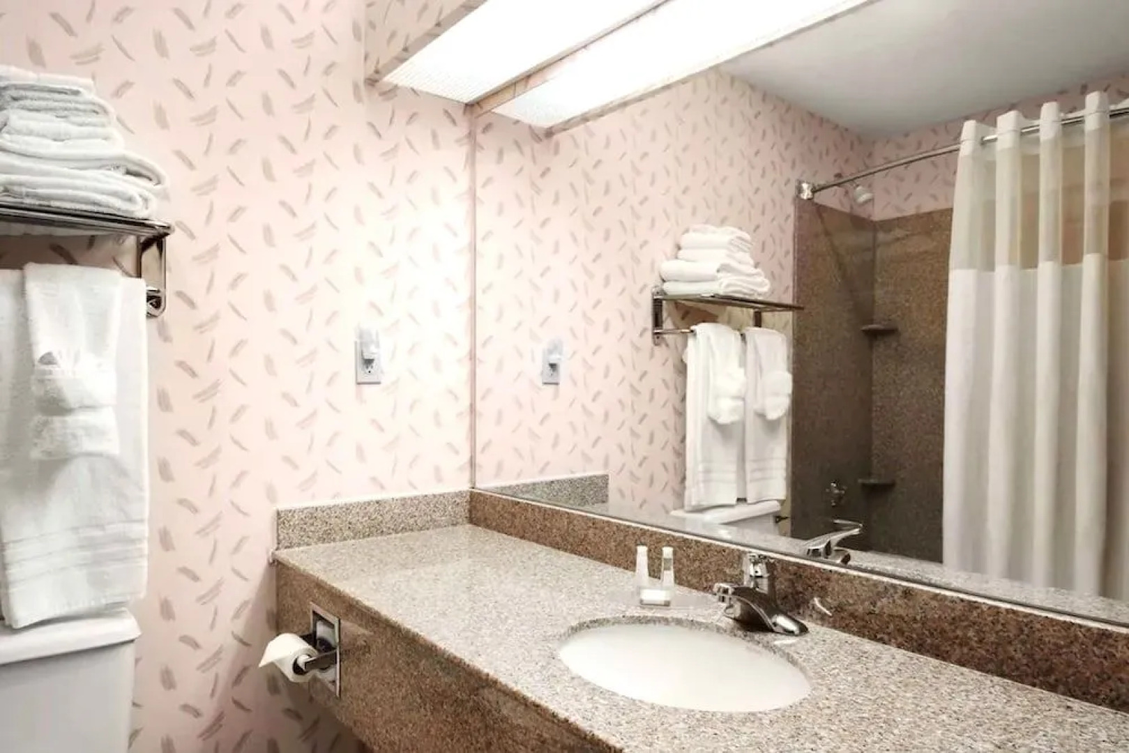 Coratel Inn and Suites By Jasper Anthony