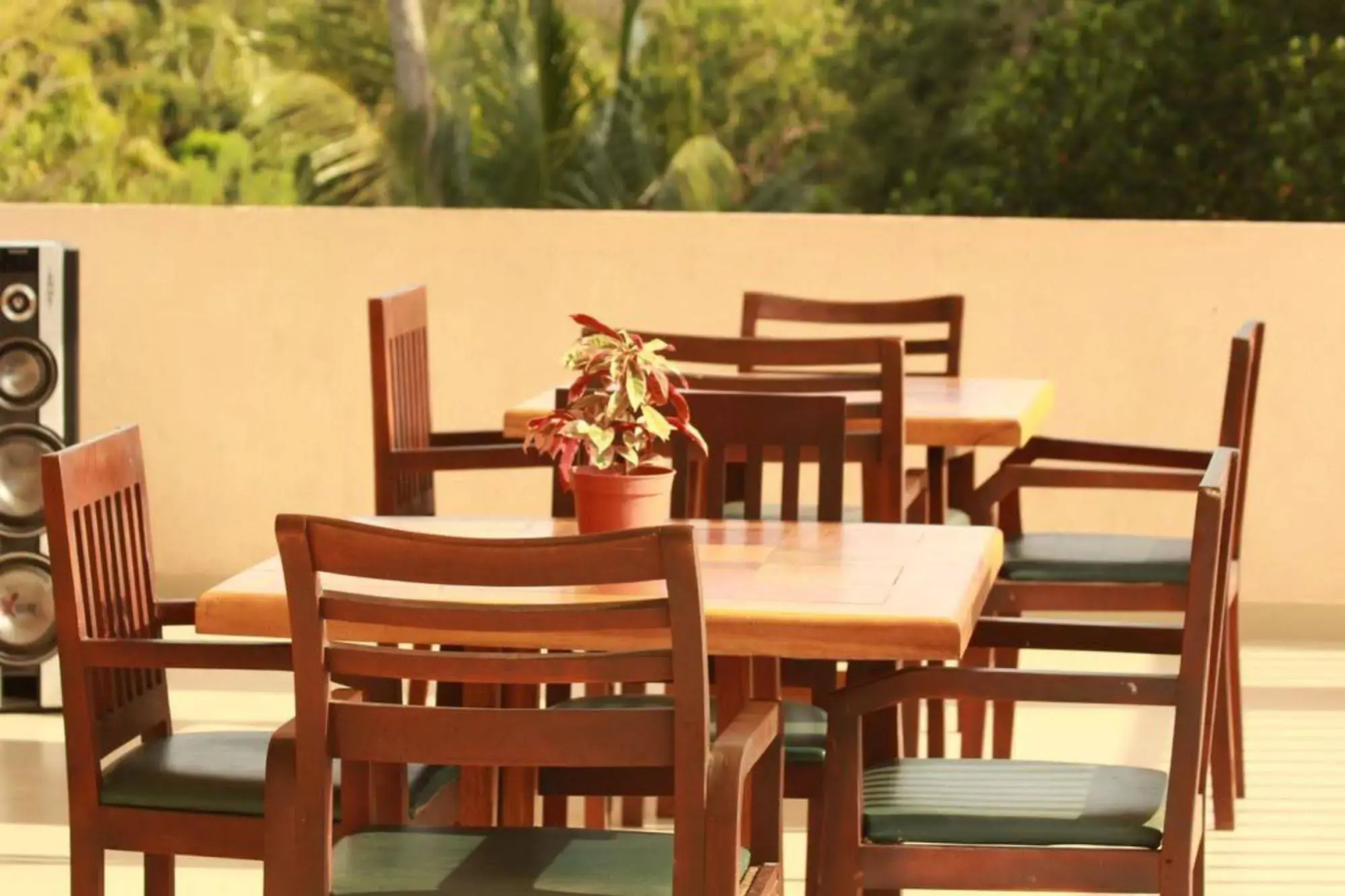 Pearl City Hotel
