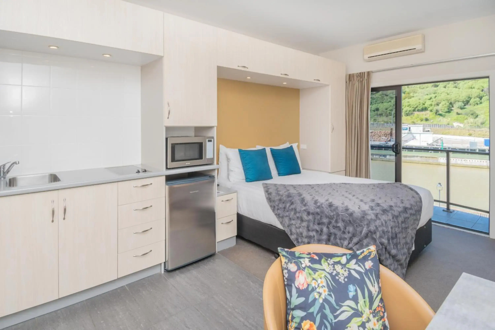 Portside Hotel