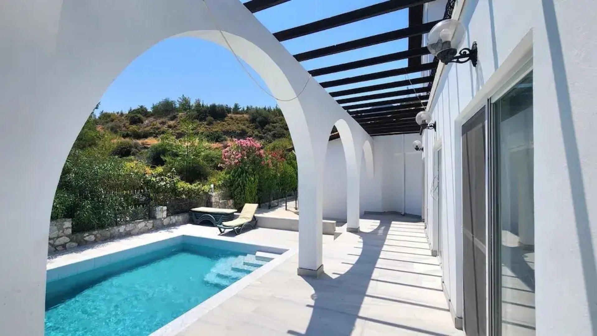 Beautiful Villa Within Easy Distance to Attraction