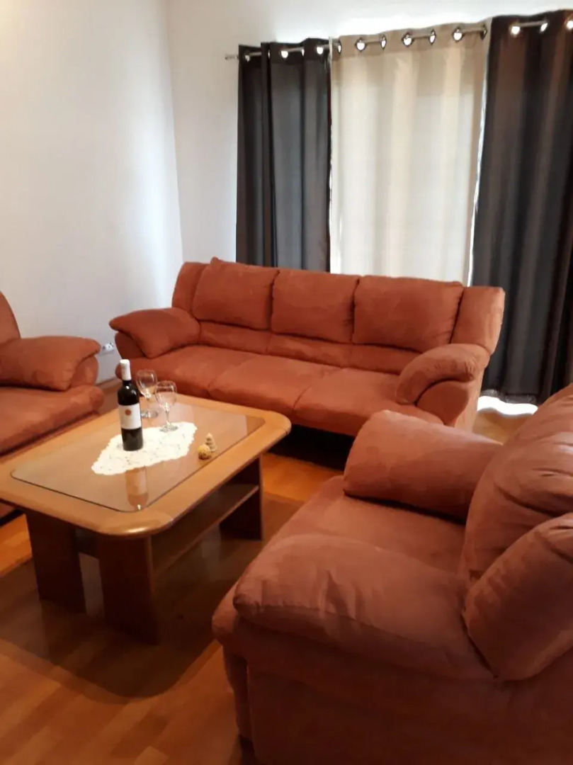 Apartment Zdravko - with parking : A1 Omis, Riviera Omis