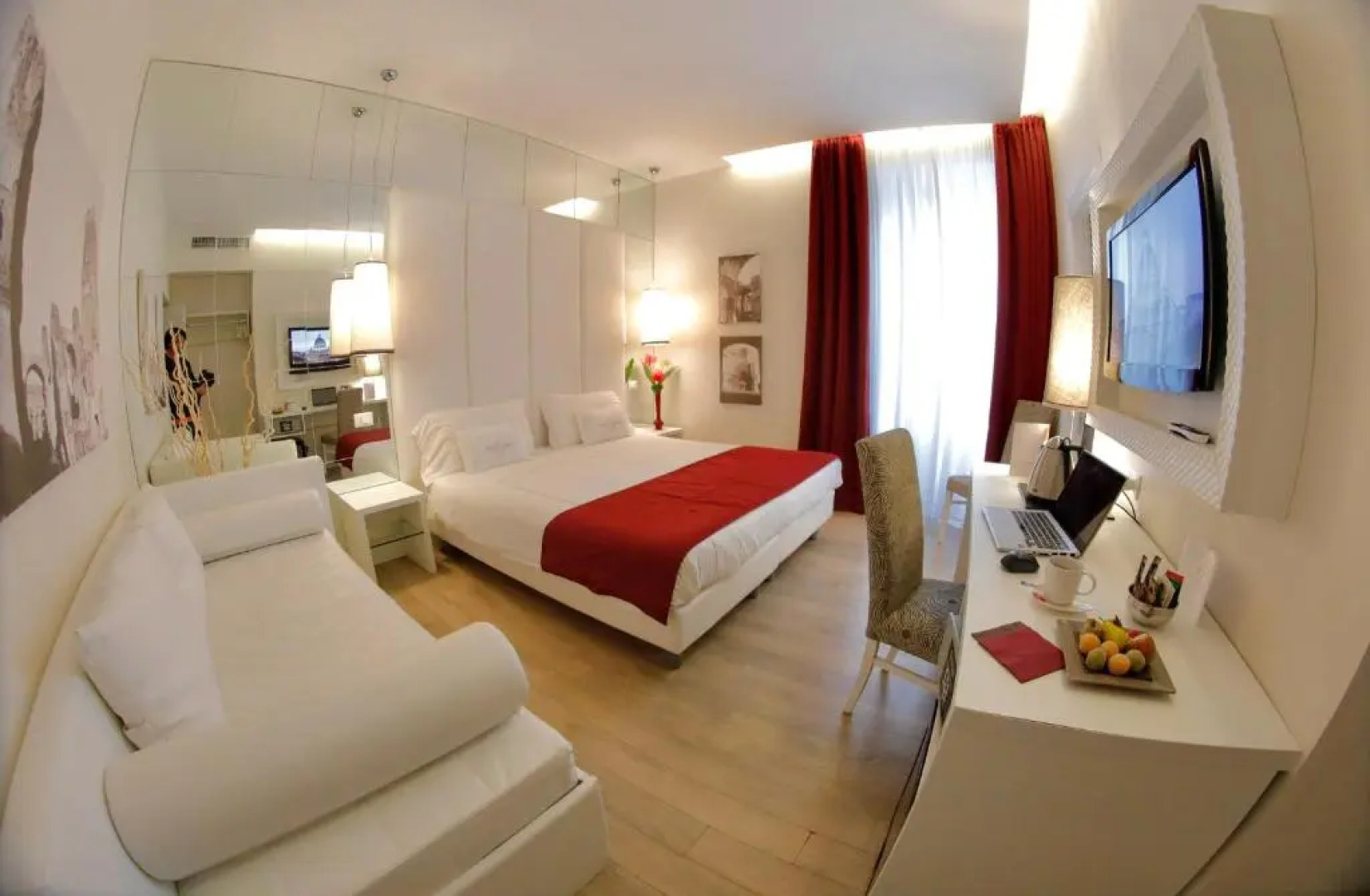 Tullia e Prisca Relais