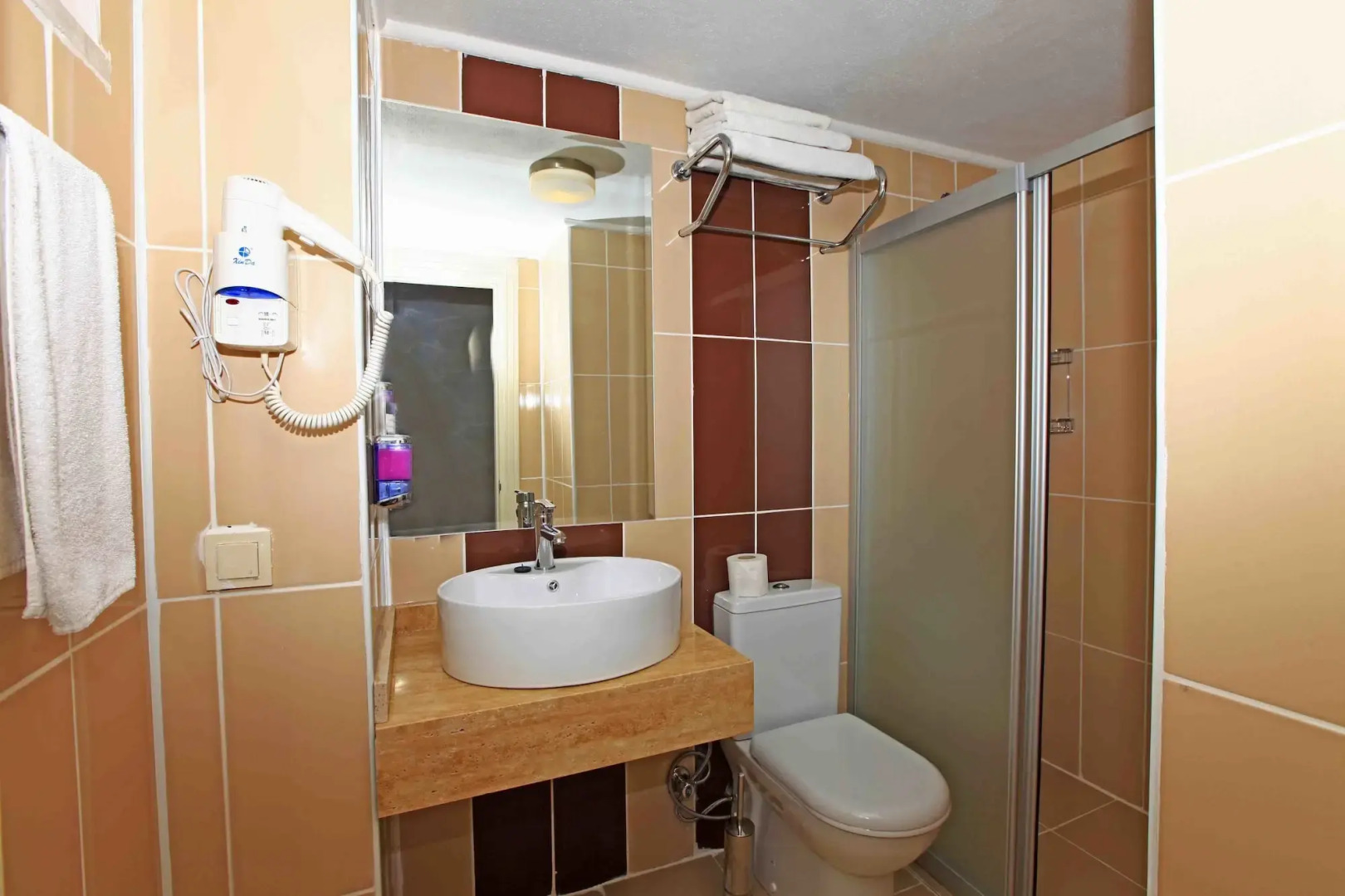 Sun City Apartments & Hotel