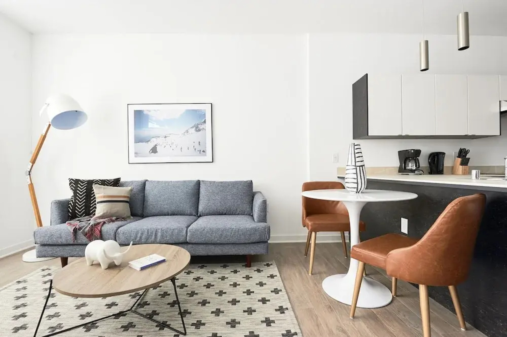 Vibrant Uptown Suites by Sonder