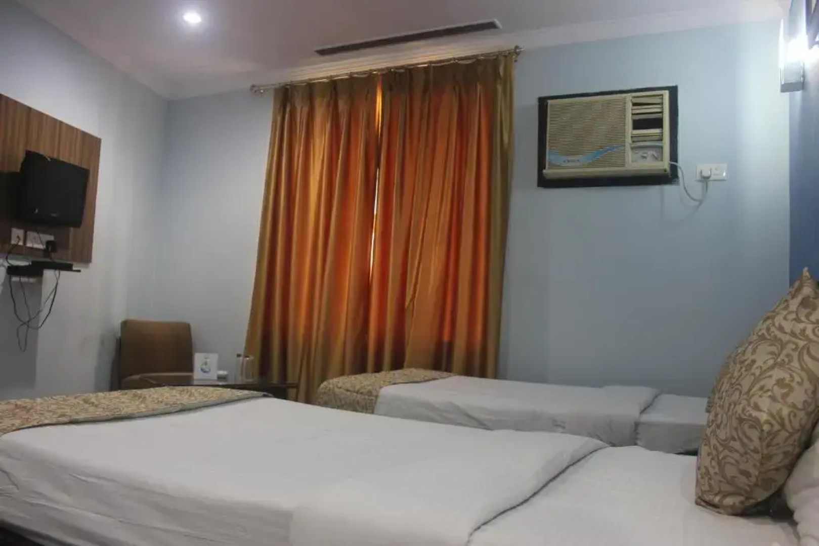 OYO 9265 Blue Lagoon Premium Hotel