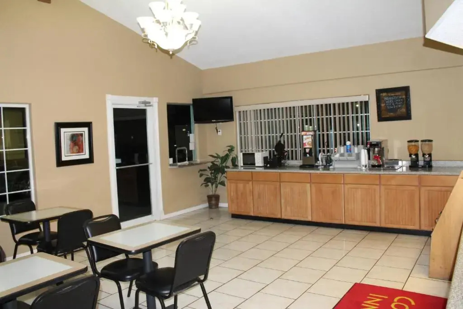 Continental Inn & Suites Nacogdoches TX / SFA  University/Downtown