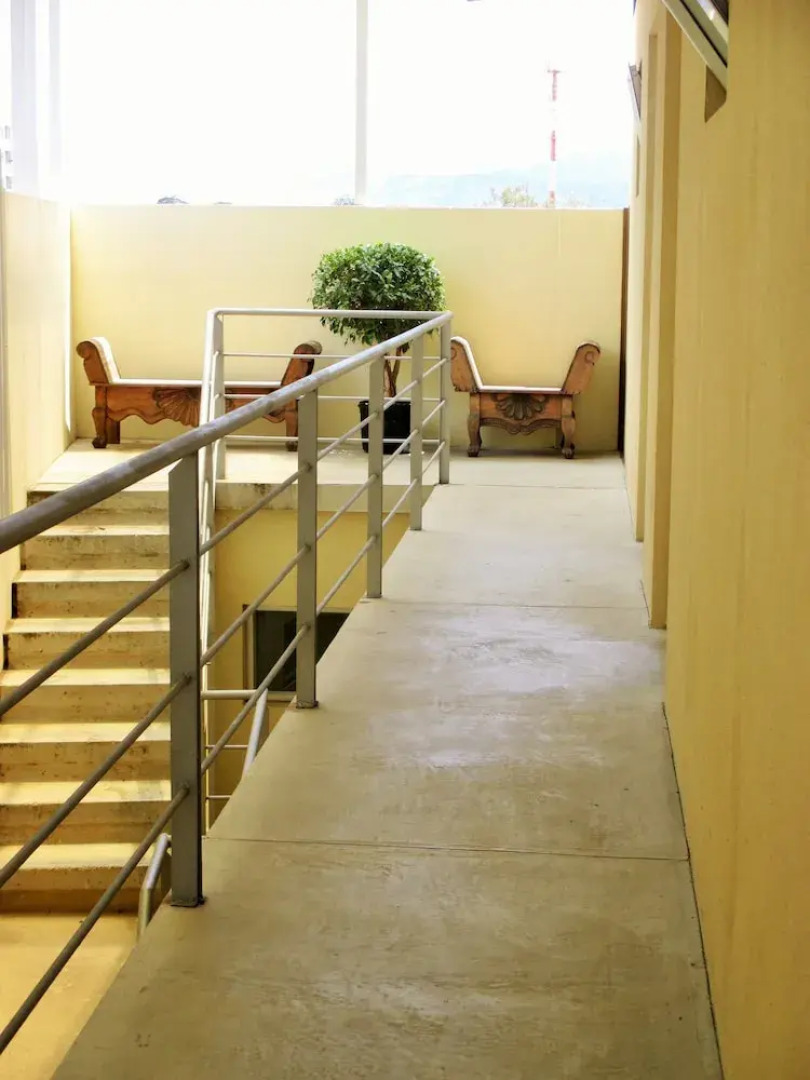 Cedar Cats Short Stay Apartments - Adults Only