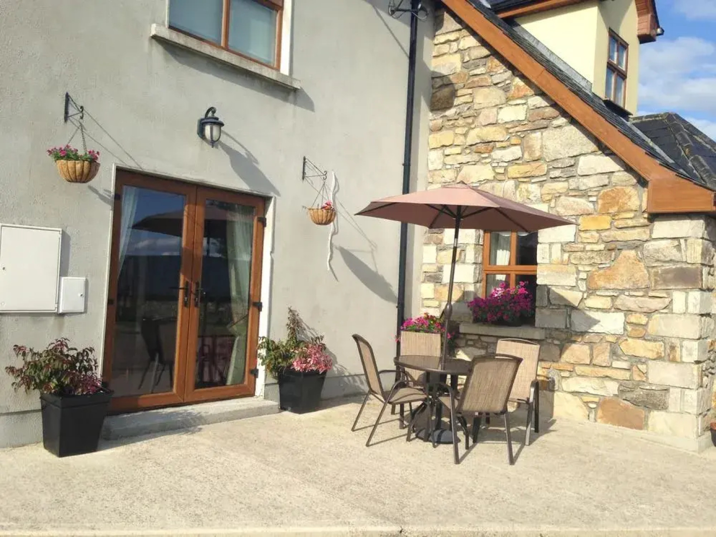 Ash Lodge Leitrim Village