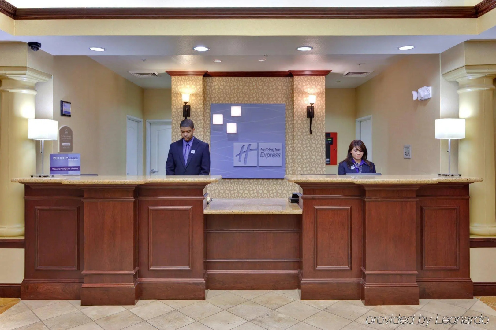 Holiday Inn Express & Suites Corona by IHG