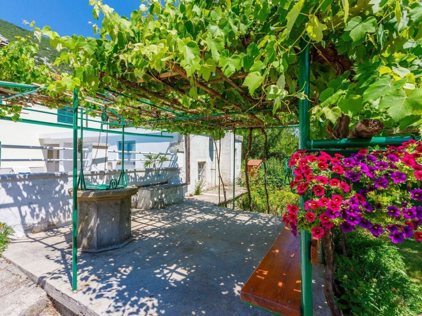 Nice Holiday Home in Drivenik With Terrace